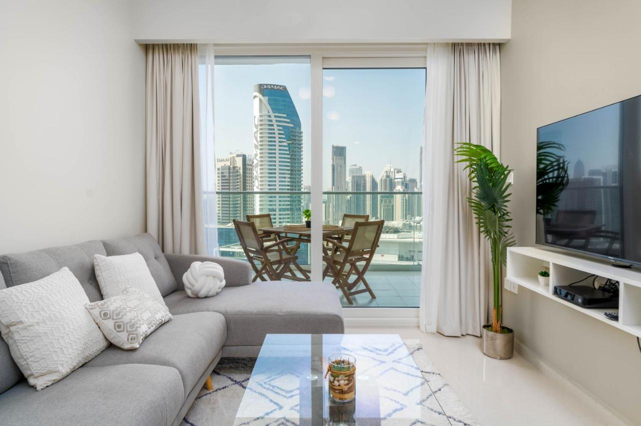 Delightful 2Br Apartment At Reva Residences Dubai Exterior photo